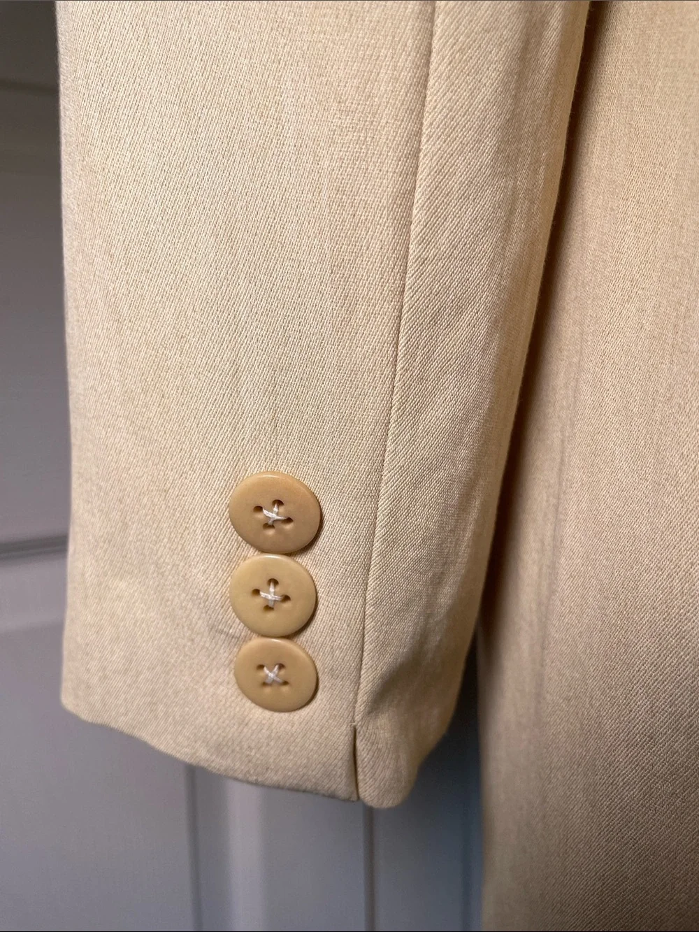 Vintage Giorgio Armani Black Label Cream Blazer Jacket 46 Italy 3-Button - Picture 6 of 10